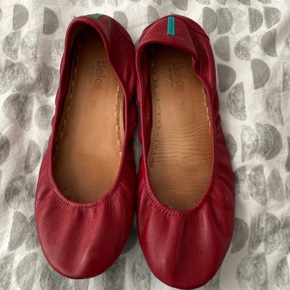 Red Tieks - Picture 1 of 4
